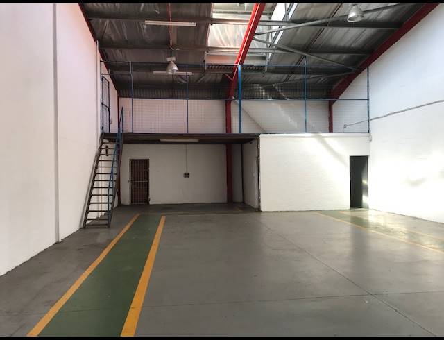 296M² WAREHOUSE RENTED IN SPRINGFIELD PARK